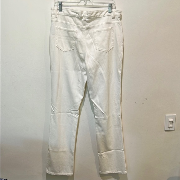 NWT L.L. Bean White Straight Jeans Classic Fit Size 12 - Picture 6 of 6